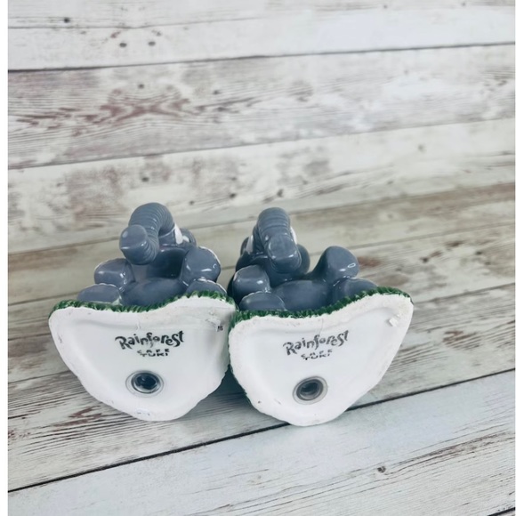 Retro baby elephant salt and pepper shakers/ dining /kitchen decor - Picture 5 of 10